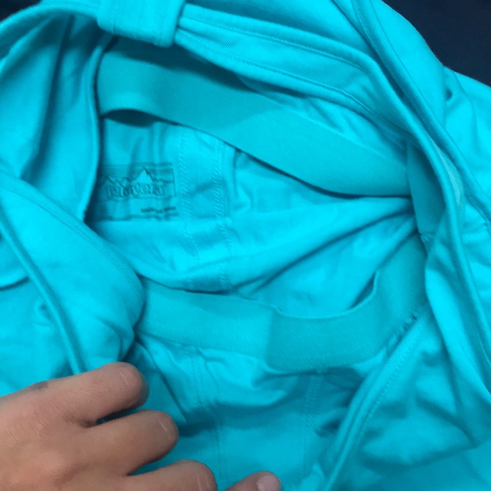 3 Patagonia Tops Built in bra - Picture 3 of 6